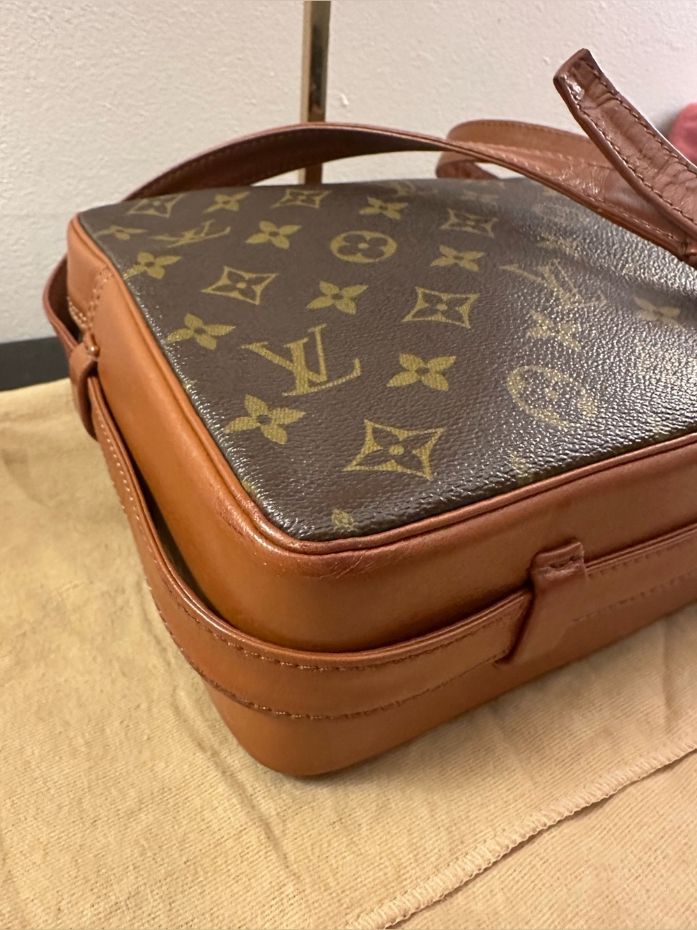 Louis Vuitton Monogram Sac Bandouliere Shoulder Bag with dustbag - Picture 10 of 15